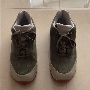 Rockport Men's Olive Green suede Sneakers. Gently used worn once. Size 10W